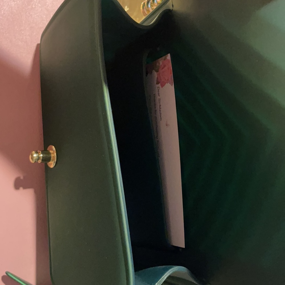 Handbags - Picture 11 of 11